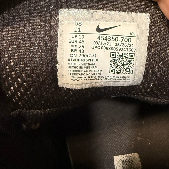 Nike Tan and Black Hiking Boots with Ankle Support - Picture 6 of 9